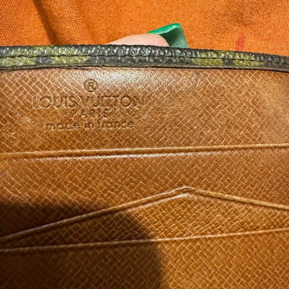 LV monogram compact wallet - Picture 3 of 9